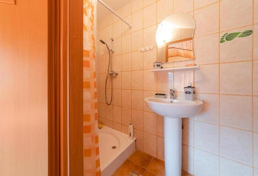 غرفة قياسية ثلاثية مزودة بشرفة, Vila Adriana