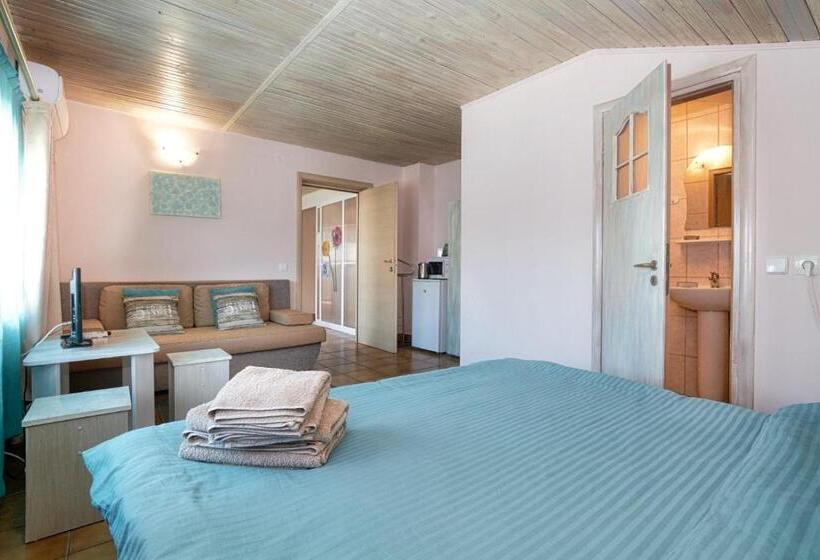 غرفة قياسية ثلاثية مزودة بشرفة, Vila Adriana