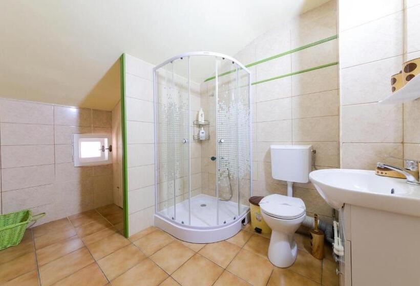 آپارتمان سوپریور 2 خوابه, Vila Adriana