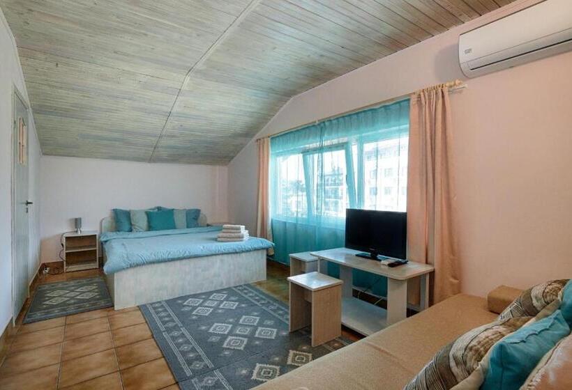 غرفة قياسية ثلاثية مزودة بشرفة, Vila Adriana