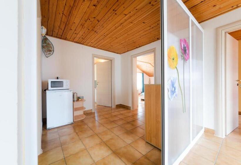 דירת 2 חדרים סופריור, Vila Adriana