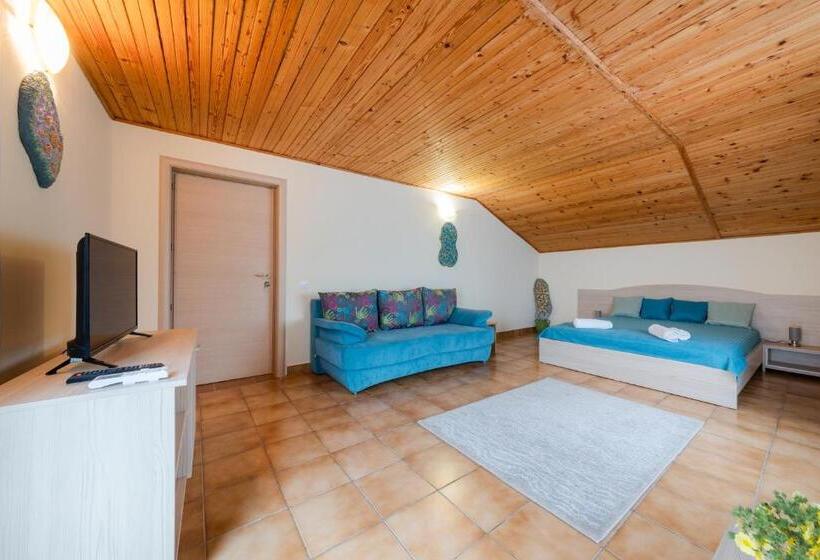 آپارتمان سوپریور 2 خوابه, Vila Adriana