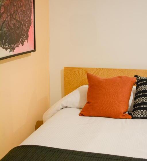 Люкс, Casona Independencia