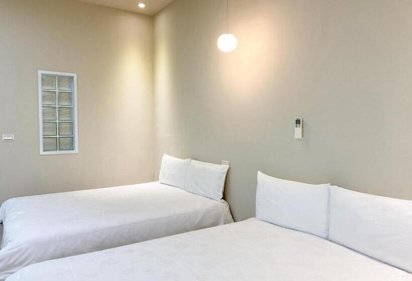 Economy Quadruple Room, 羅東微風小棧民宿