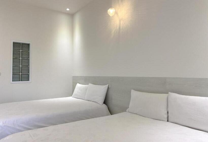 Economy Quadruple Room, 羅東微風小棧民宿
