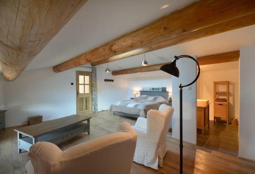 ファミリールーム, Domaine De Villemus