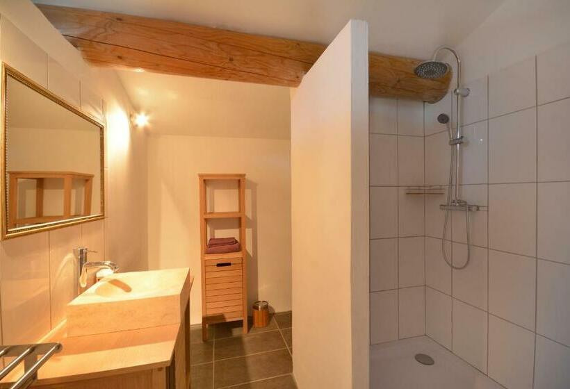 ファミリールーム, Domaine De Villemus