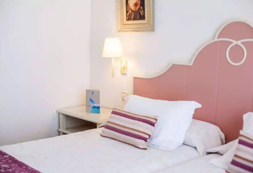 سوییت با چشم‌انداز باغ, Grupotel Macarella Suites & Spa