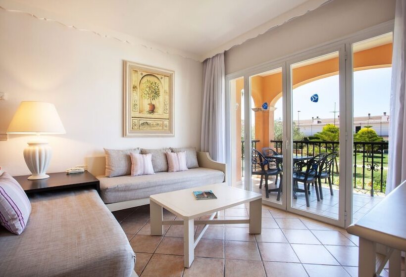 套房带泳池景, Grupotel Macarella Suites & Spa