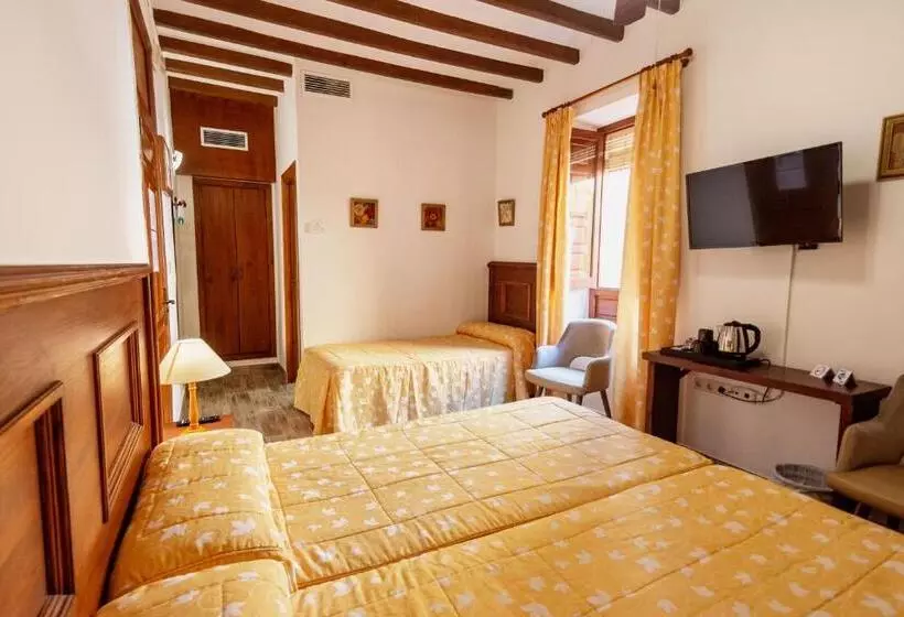 Standaard Driepersoonskamer, Hostal Loreto
