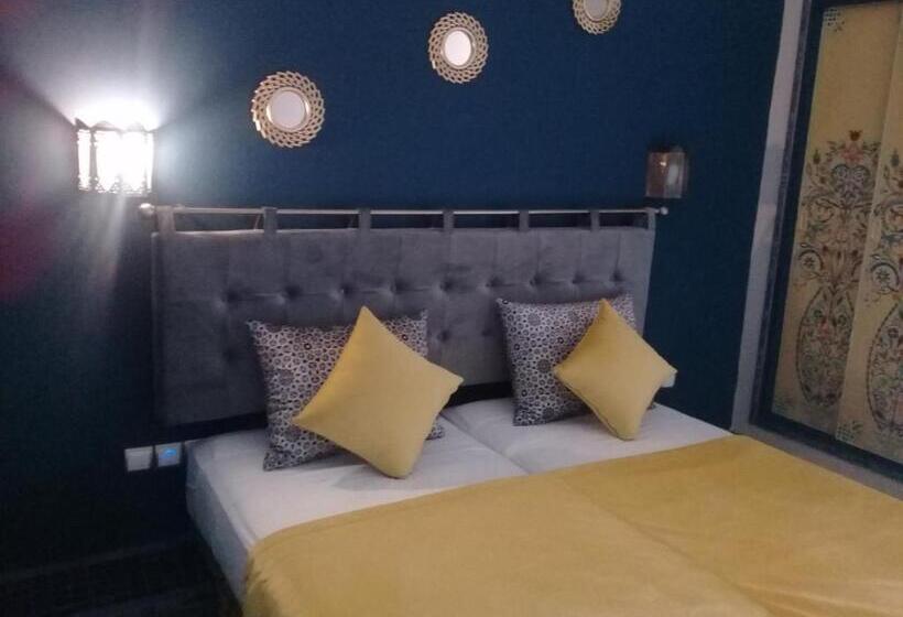 高级大房间, Batha