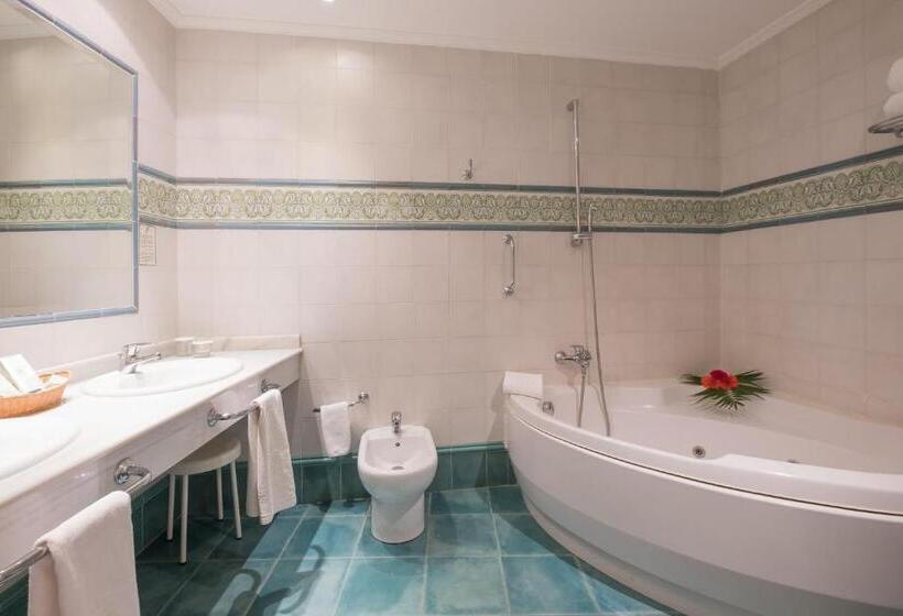 高级房间带漩涡浴缸, Condesa De Chinchon