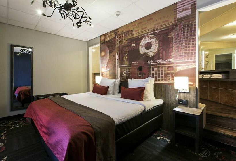 جناح, Crown Hotel Eindhoven Centre