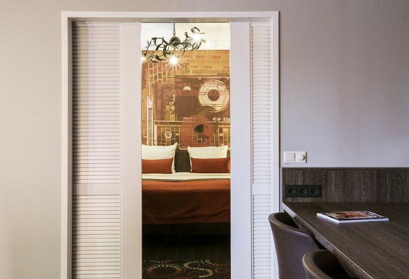 جناح, Crown Hotel Eindhoven Centre