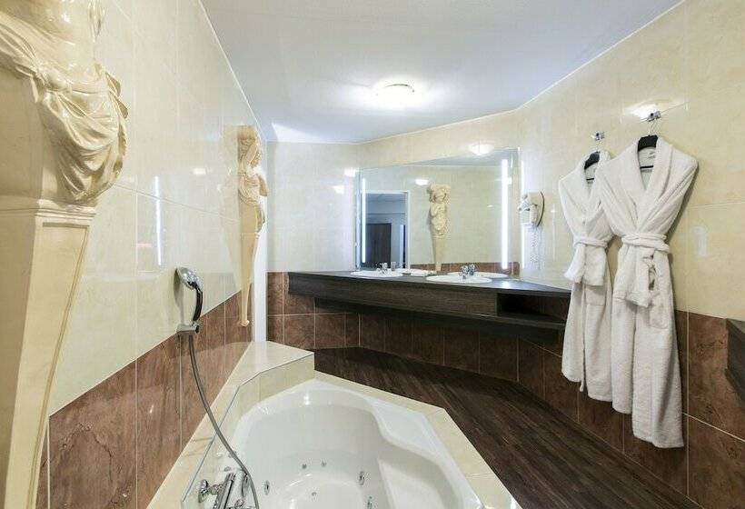 جناح, Crown Hotel Eindhoven Centre