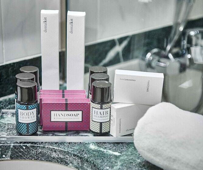 高级三人间, Divani Corfu Palace