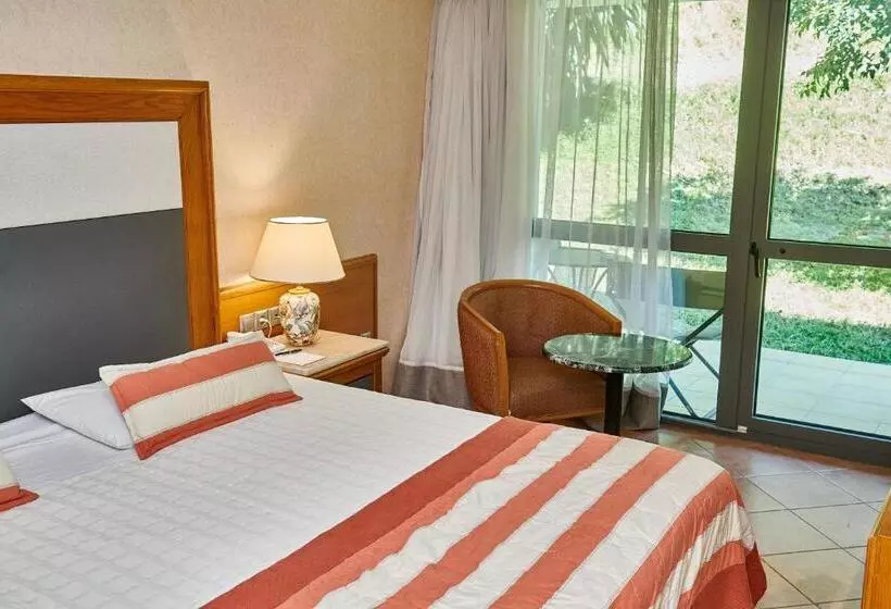 اتاق سوپریور با چشم‌انداز, Divani Corfu Palace
