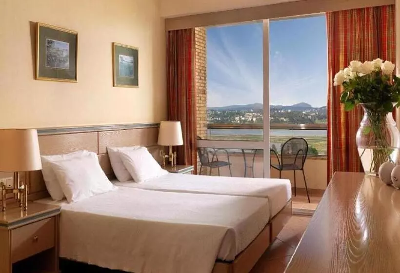 اتاق سوپریور با چشم‌انداز استخر, Divani Corfu Palace