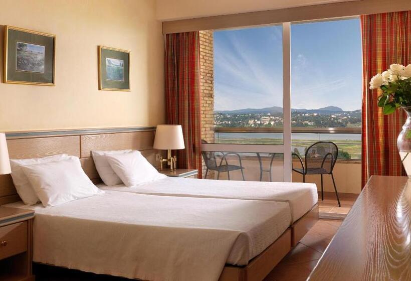 高级三人间, Divani Corfu Palace