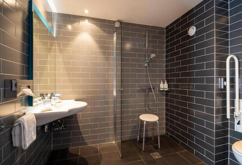 Номер Стандарт Адаптированный для Инвалидов, Holiday Inn Express Mechelen City Centre, An Ihg