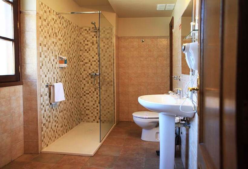 اتاق سوپریور, Hostal Antxitonea