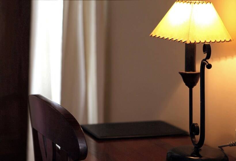 اتاق سوپریور, Hostal Antxitonea