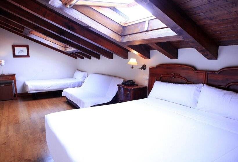 اتاق استاندارد سه نفره, Hostal Antxitonea