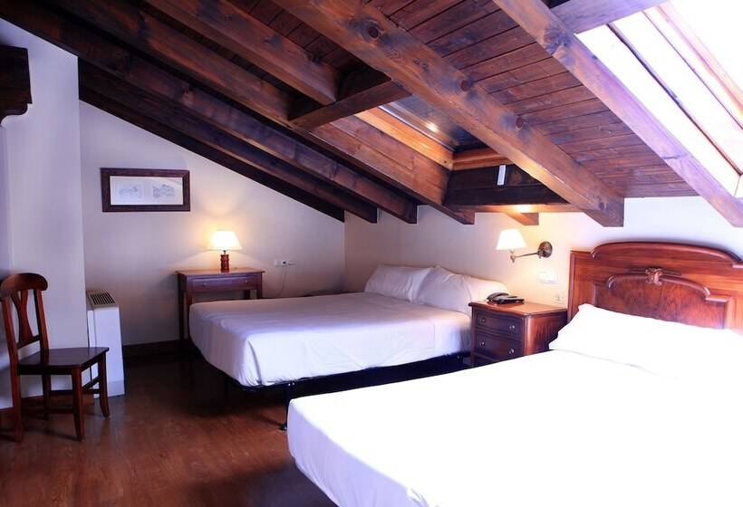 اتاق استاندارد سه نفره, Hostal Antxitonea