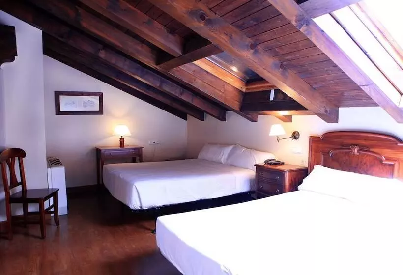 اتاق استاندارد سه نفره, Hostal Antxitonea