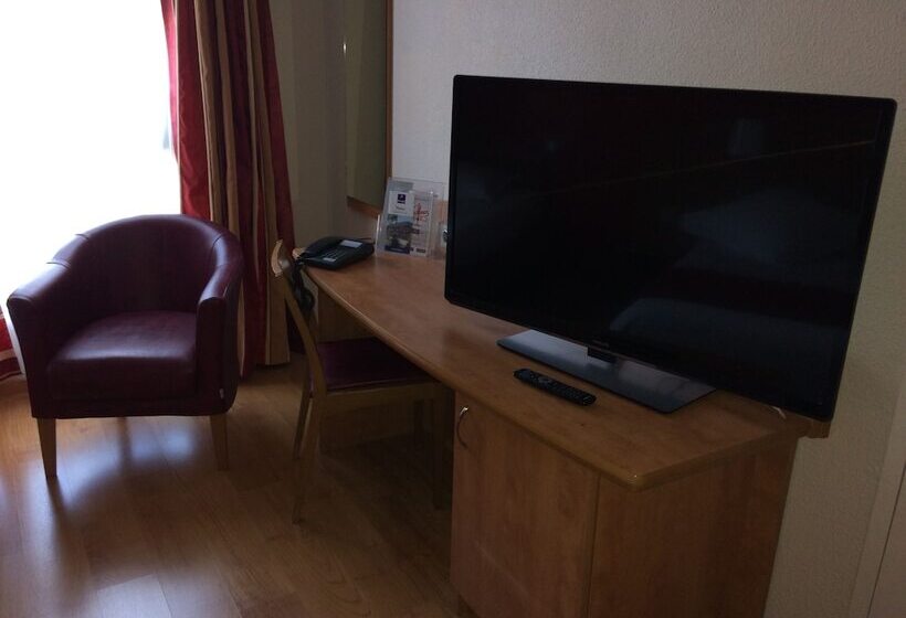 高级大房间, Kyriad Nîmes Ouest A9