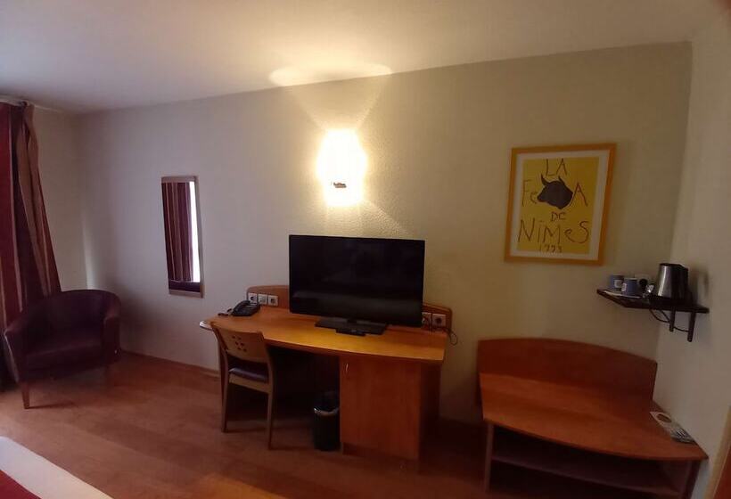 高级大房间, Kyriad Nîmes Ouest A9