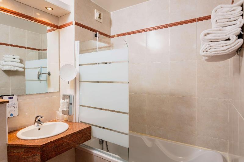 Номер Superior, Kyriad Nîmes Ouest A9
