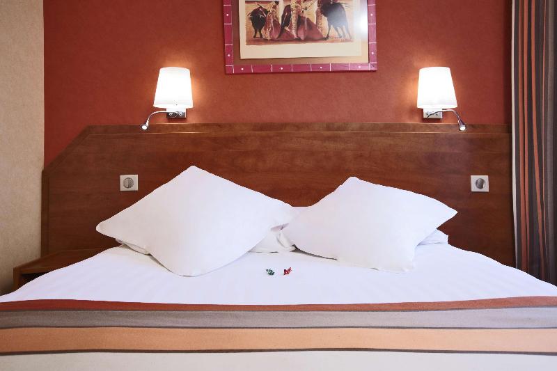 高级大房间, Kyriad Nîmes Ouest A9