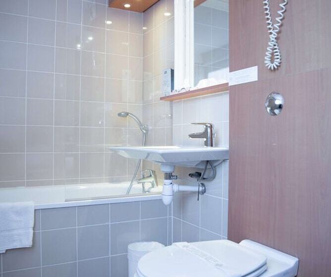 Номер Стандарт, Kyriad Rennes Nord