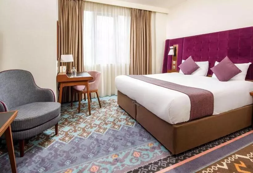 اتاق سوپریور با تخت بزرگ, Mercure London Bridge