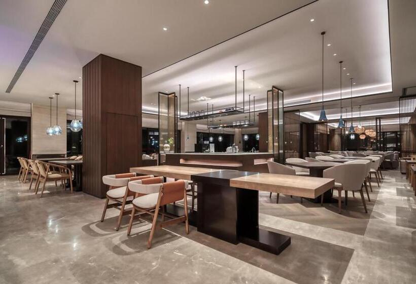 Номер Премиум, Wingate By Wyndham Hainan Chengmai
