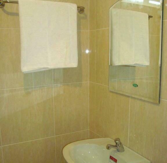 בונגלו סטנדרט 2 חדרי שינה, Charlie S Bungalows