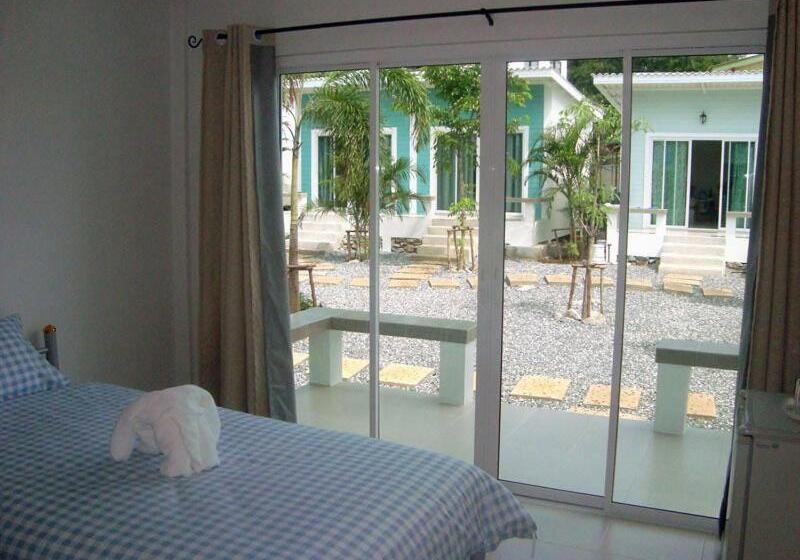Бунгало Стандарт, Charlie S Bungalows