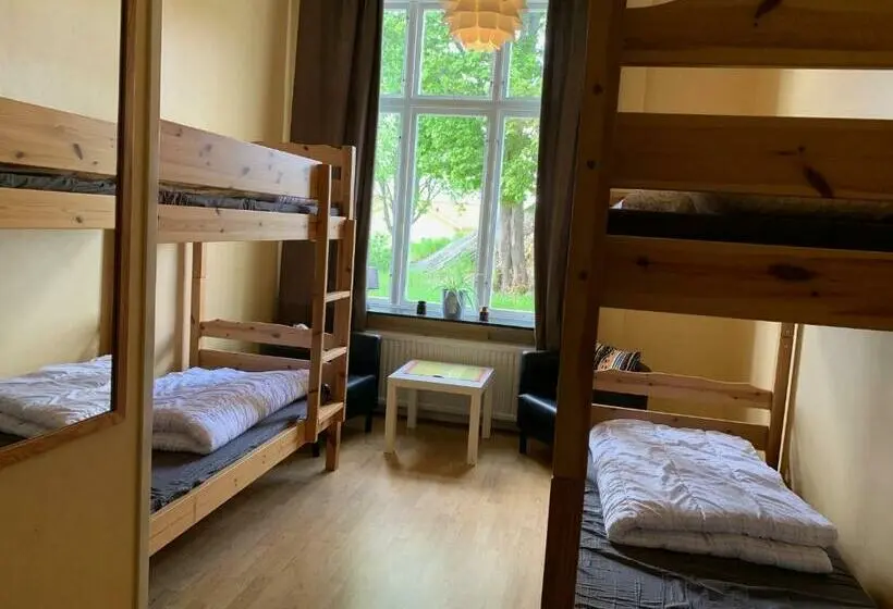 スタンダード４人部屋, Asa Vandrarhem