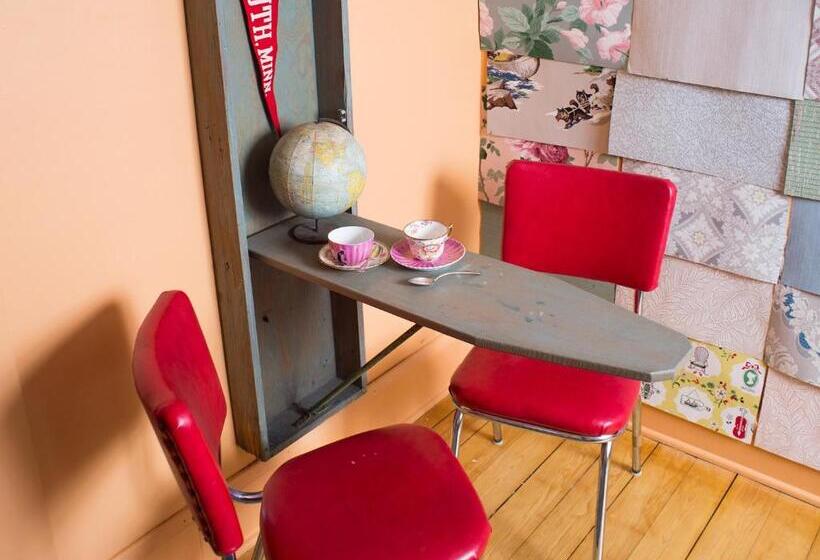 غرفة ديلوكس سرير كينج, Locust & Starr Inn