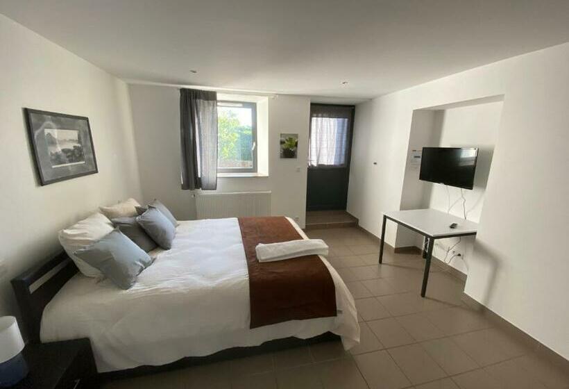 标准间, Auberge De Thelis