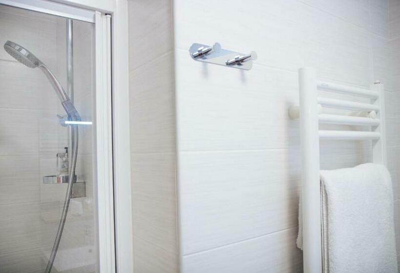 استودیو استاندارد با تراس, Twenty Business Flats Nîmes Trigone