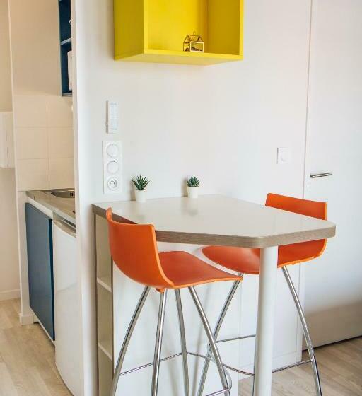 استودیو استاندارد با تراس, Twenty Business Flats Nîmes Trigone