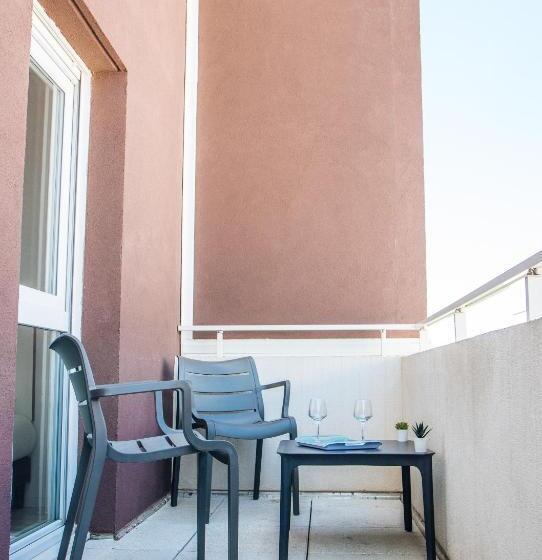 استودیوی سوپریور, Twenty Business Flats Nîmes Trigone