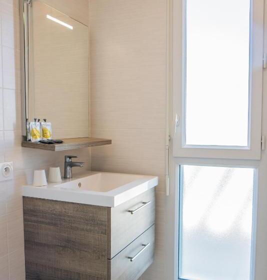 استودیوی سوپریور, Twenty Business Flats Nîmes Trigone