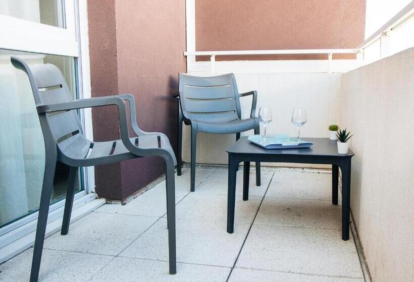 استودیوی سوپریور, Twenty Business Flats Nîmes Trigone