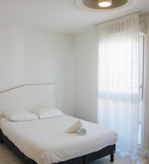 استودیوی سوپریور, Twenty Business Flats Nîmes Trigone