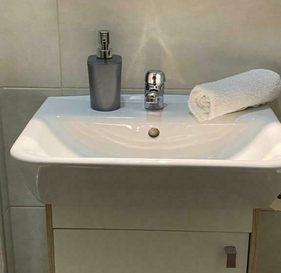 اتاق استاندارد, Kedves Vendégház