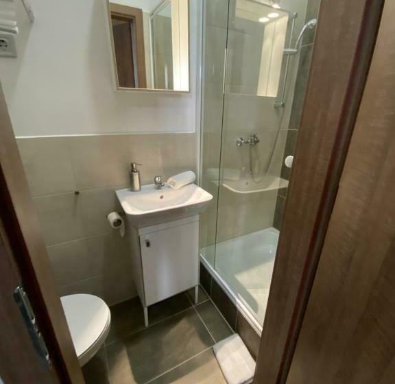 اتاق استاندارد, Kedves Vendégház