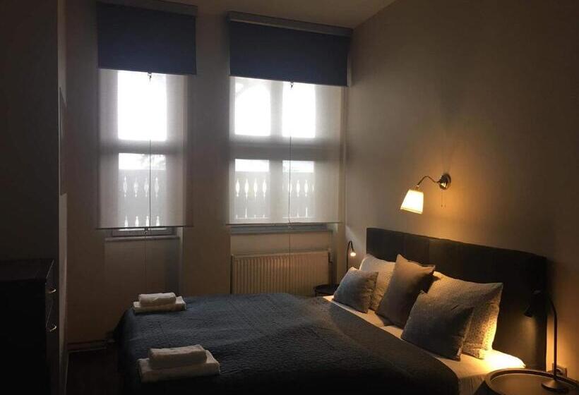 标准间, Kedves Vendégház